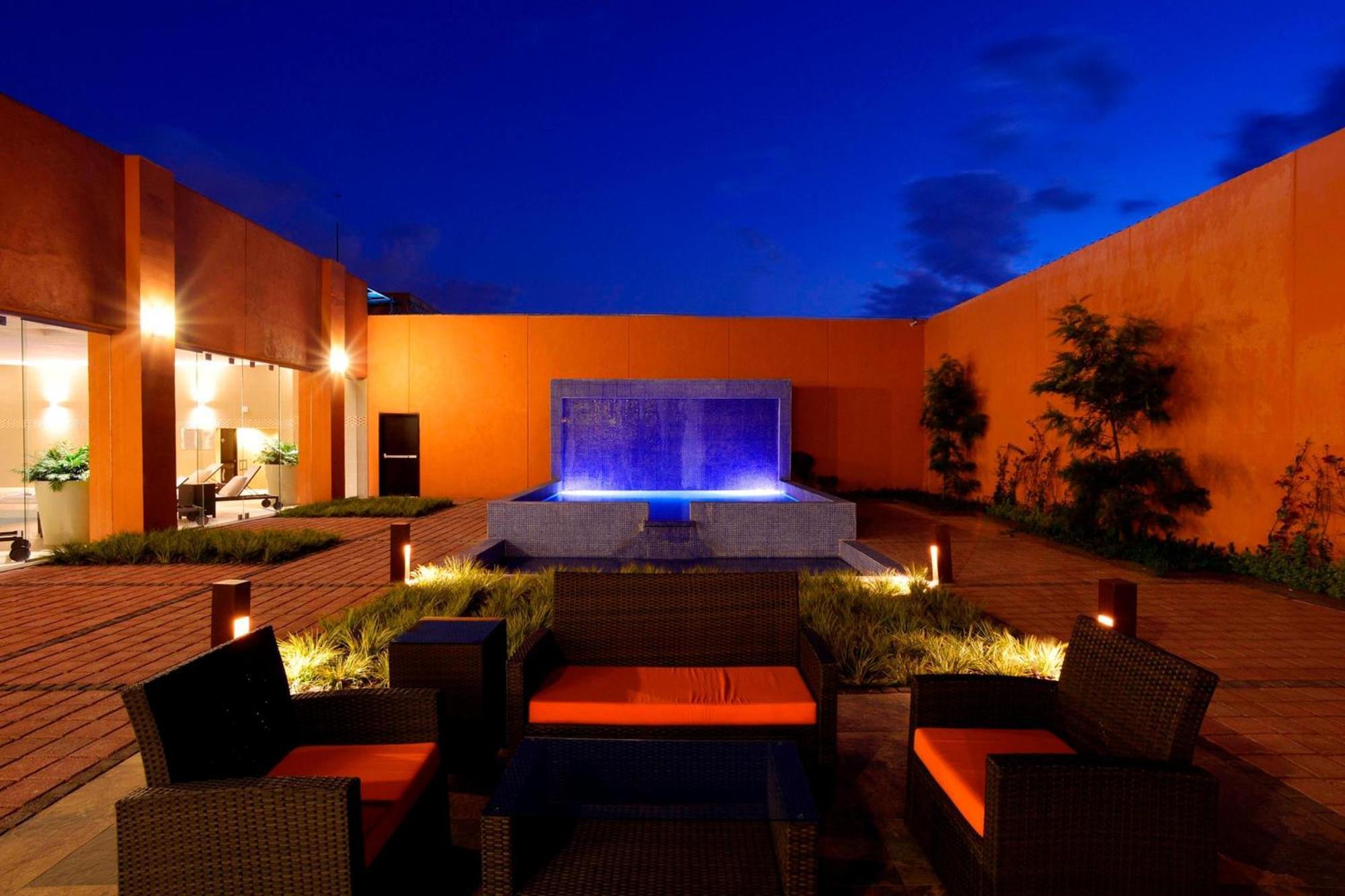 Courtyard Toluca Tollocan Экстерьер фото