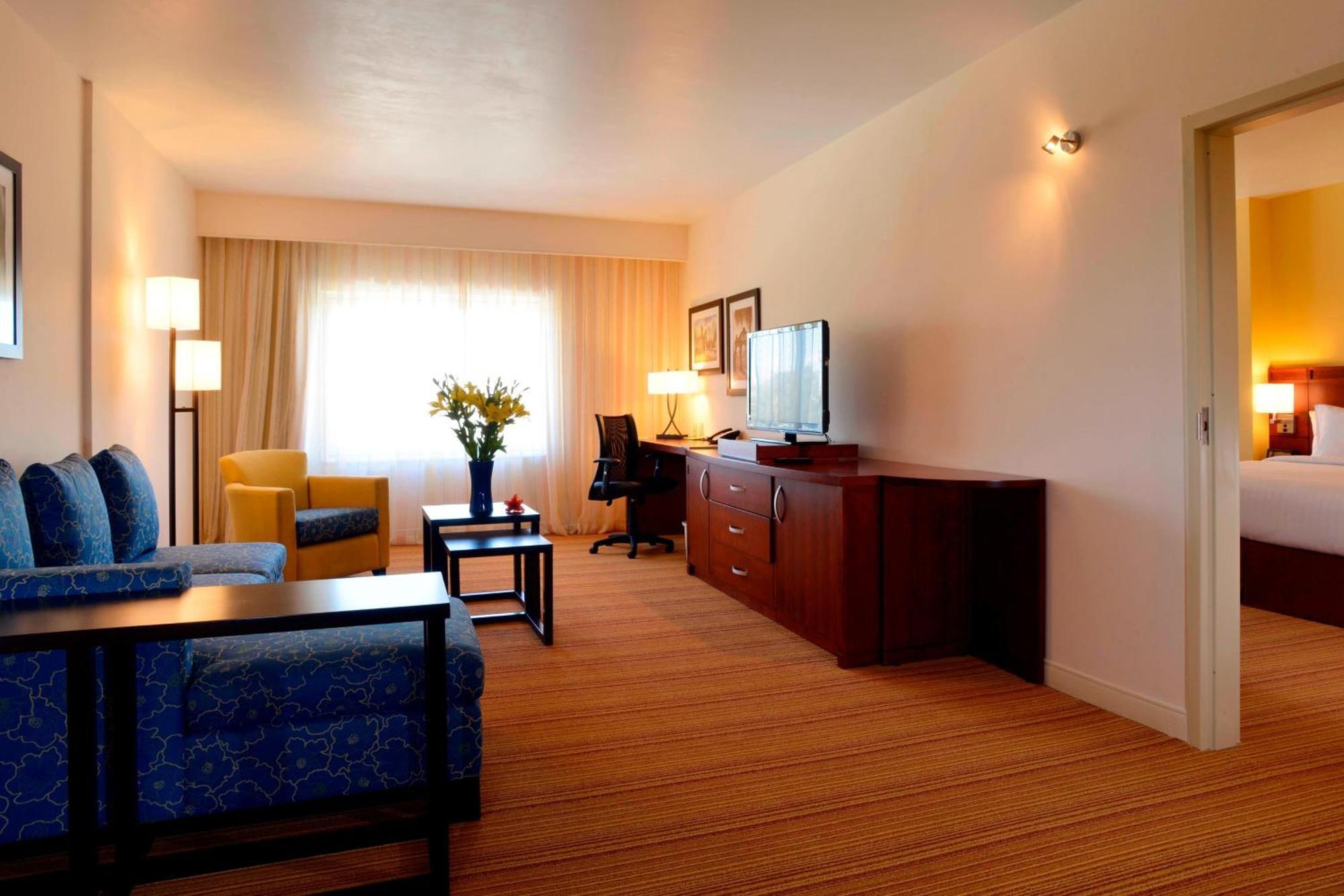 Courtyard Toluca Tollocan Экстерьер фото
