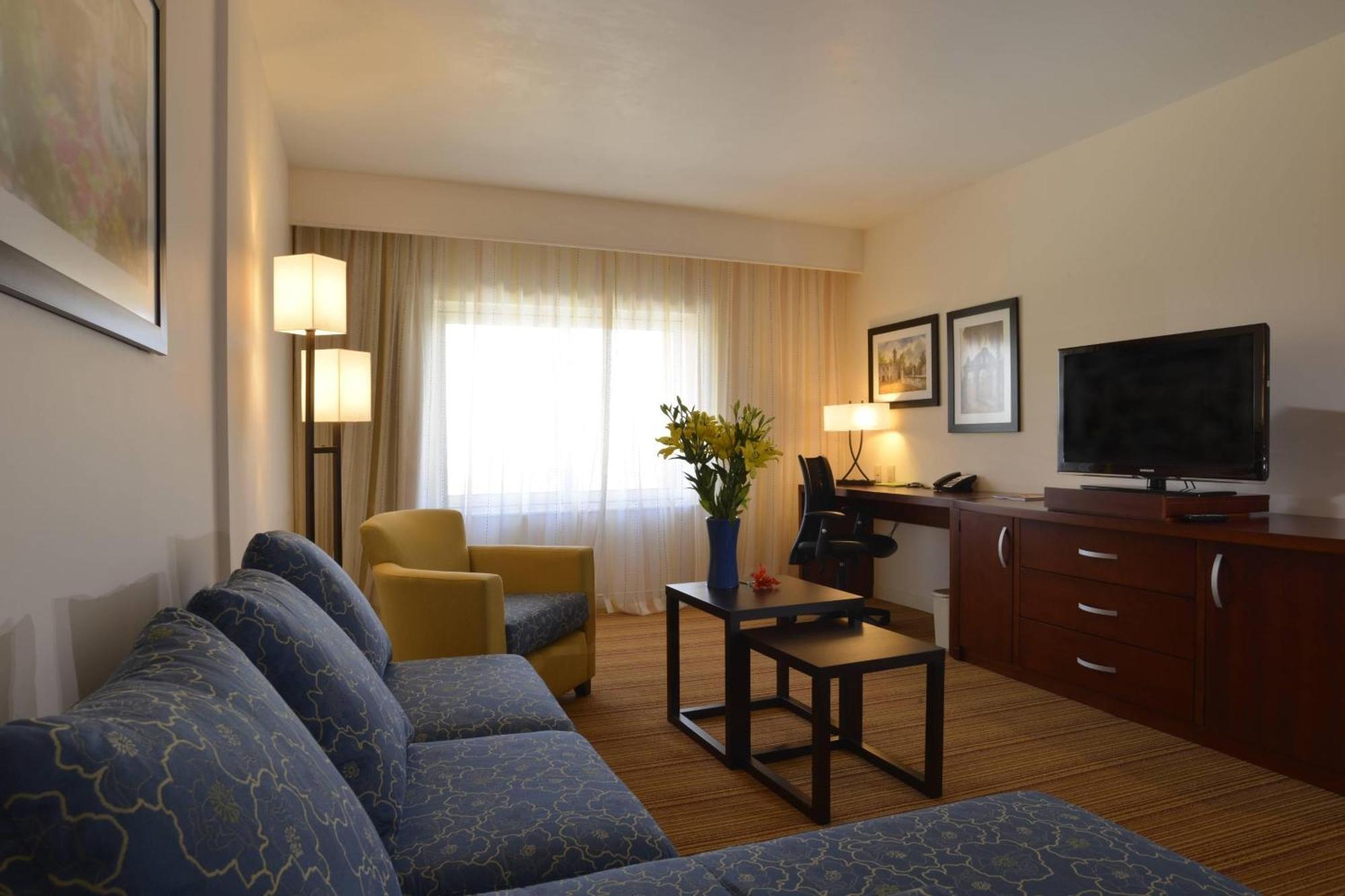 Courtyard Toluca Tollocan Экстерьер фото