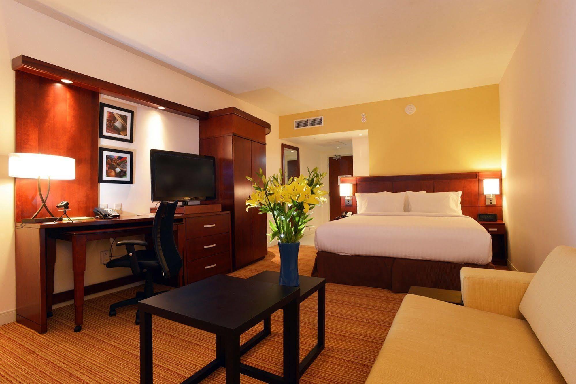 Courtyard Toluca Tollocan Экстерьер фото